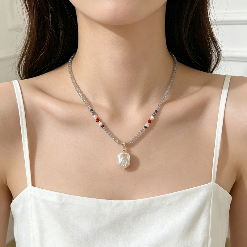 Detachable Baroque Square Pend - Vintage Fashion Look recension och pris