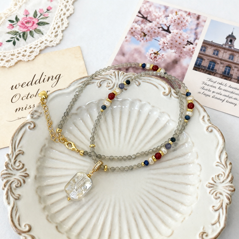 Detachable Baroque Square Pend - Vintage Fashion Look recension och pris