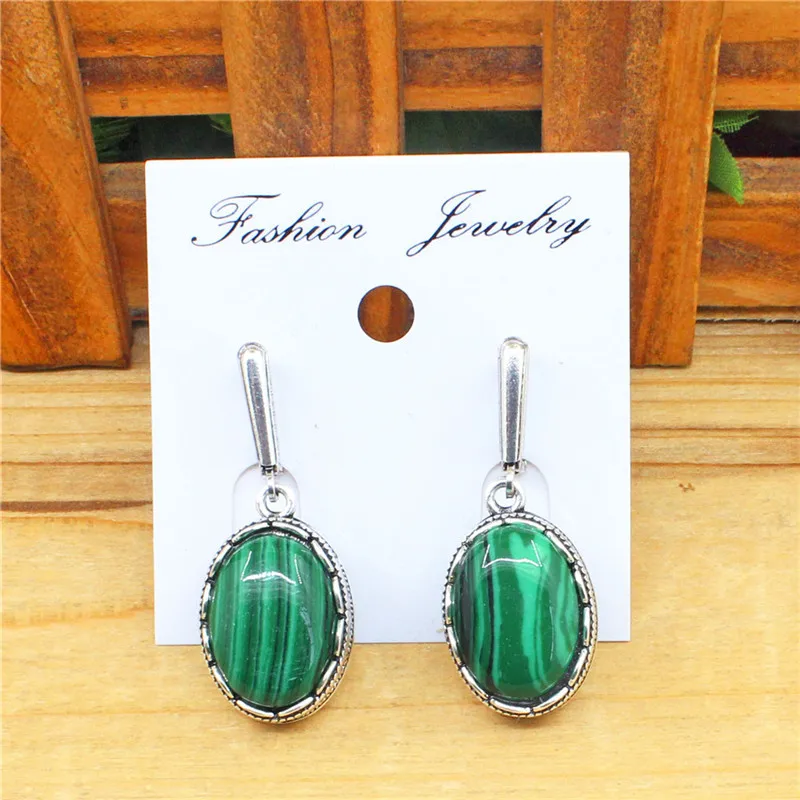 Flower Oval Malachite Dangle E - Vintage Fashion Look recension och pris