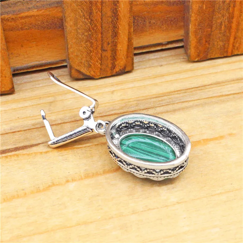 Flower Oval Malachite Dangle E - Vintage Fashion Look recension och pris